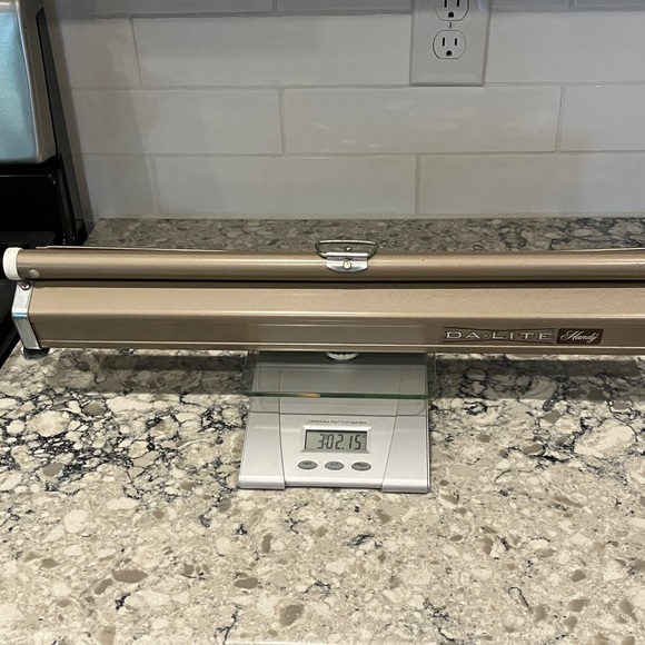 Vintage Da-lite handy Portable Projector Screen Retractable 18"×17" - Picture 2 of 11